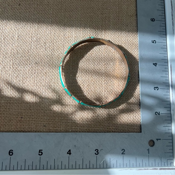 Kate spade bright green bamboo hinged bangle circle bracelet gold tone quirky - Picture 5 of 5